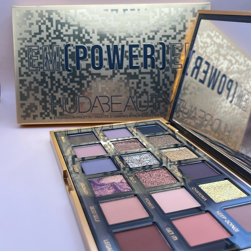 Huda Beauty - Empowered Eyeshadow Palette